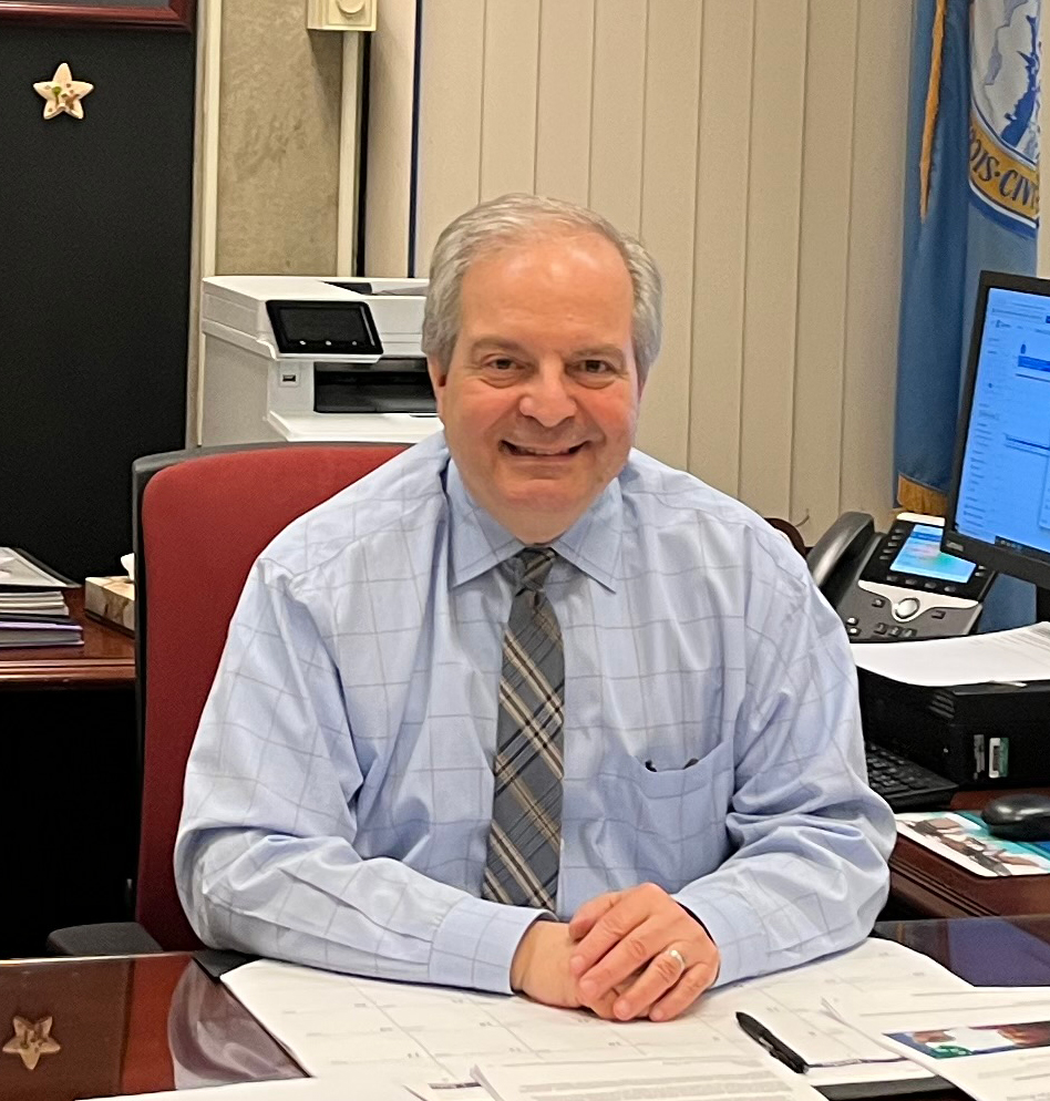 Alex Geourntas EHS '79: My English High Years Prepared Me Well